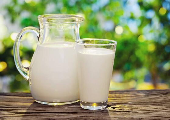 科普：乳制品营养多 一天喝多少牛奶合适？